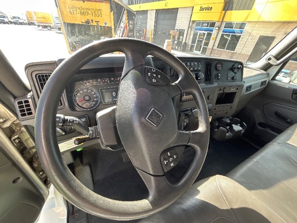 Medium Duty Box Truck-Light and Medium Duty Trucks-International-2021-MV607-Springfield-MO-239,577\n\t\tmiles-$ 45,500 - Image 17