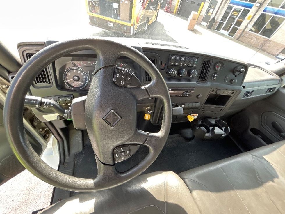Medium Duty Box Truck-Light and Medium Duty Trucks-International-2021-MV607-Springfield-MO-239,577\n\t\tmiles-$ 45,500 - Image 18