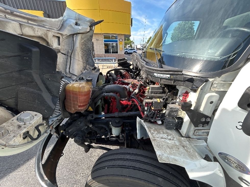 Medium Duty Box Truck-Light and Medium Duty Trucks-International-2021-MV607-Springfield-MO-239,577\n\t\tmiles-$ 45,500 - Image 24