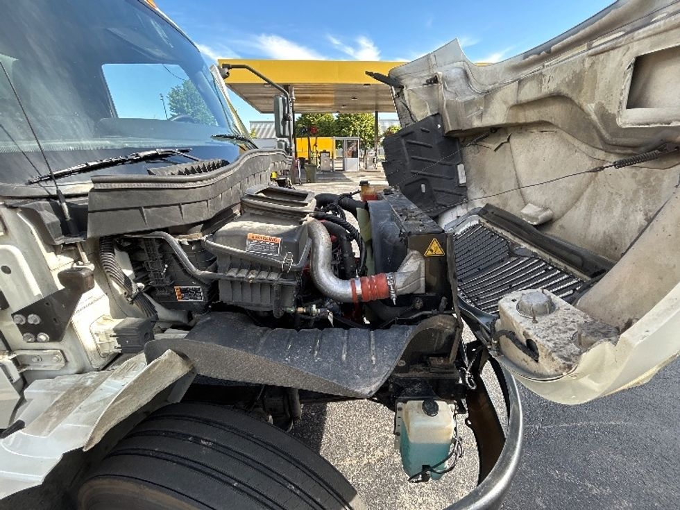 Medium Duty Box Truck-Light and Medium Duty Trucks-International-2021-MV607-Springfield-MO-239,577\n\t\tmiles-$ 45,500 - Image 23