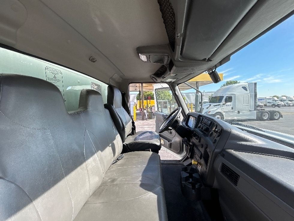 Medium Duty Box Truck-Light and Medium Duty Trucks-International-2021-MV607-Springfield-MO-239,577\n\t\tmiles-$ 45,500 - Image 22