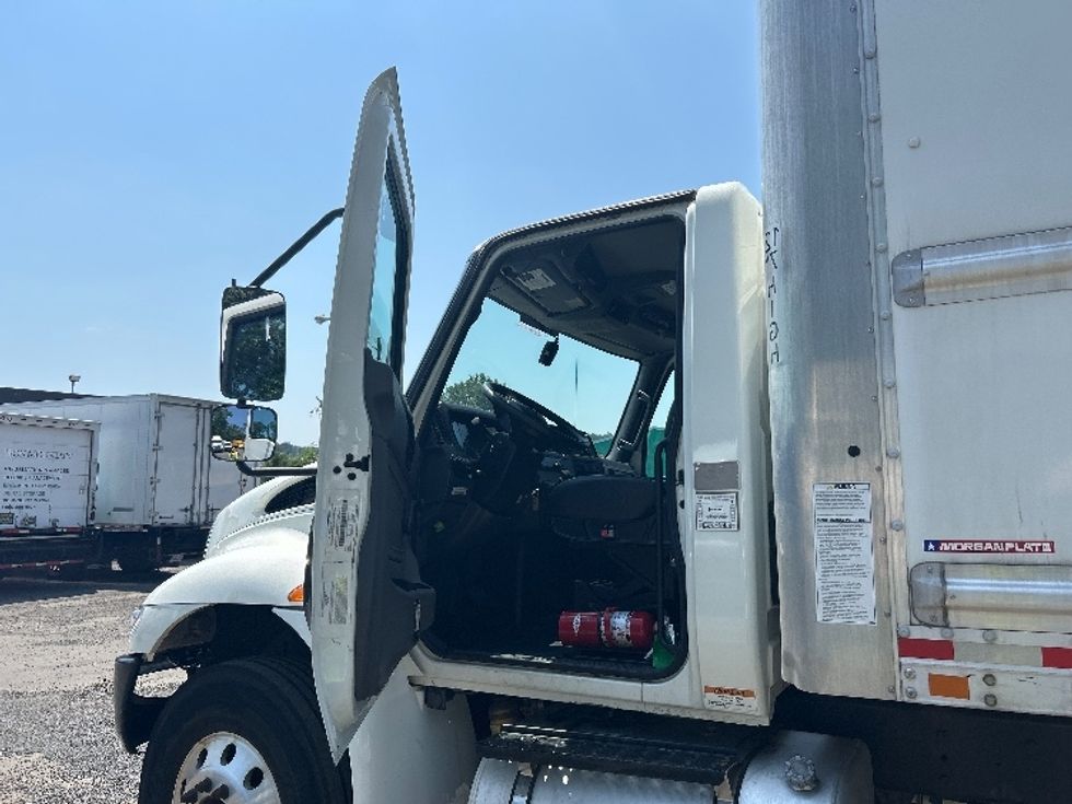 Medium Duty Box Truck-Light and Medium Duty Trucks-International-2021-MV607-Sterling-VA-133,515\n\t\tmiles-$ 62,000 - Image 16