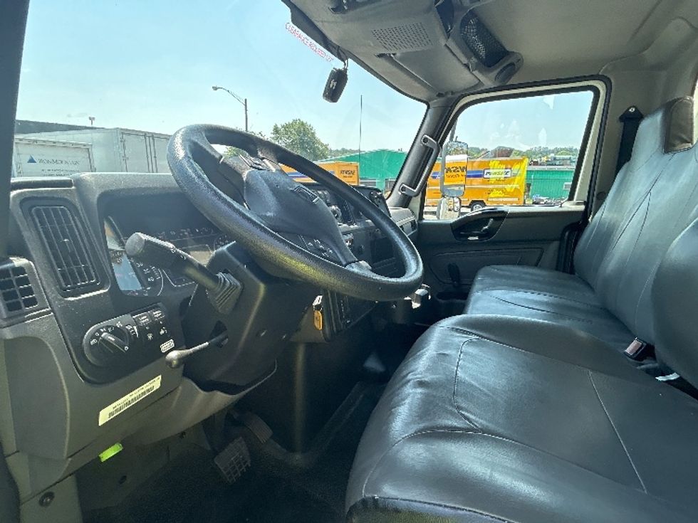 Medium Duty Box Truck-Light and Medium Duty Trucks-International-2021-MV607-Sterling-VA-133,515\n\t\tmiles-$ 62,000 - Image 17