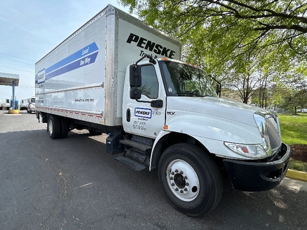 Medium Duty Box Truck-Light and Medium Duty Trucks-International-2021-MV607-Sterling-VA-160,781\n\t\tmiles-$ 57,000 - Image 1
