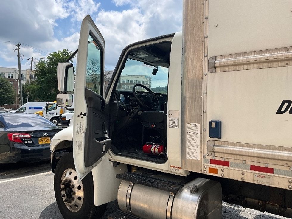 Medium Duty Box Truck-Light and Medium Duty Trucks-International-2021-MV607-Sterling-VA-160,980\n\t\tmiles-$ 57,500 - Image 16