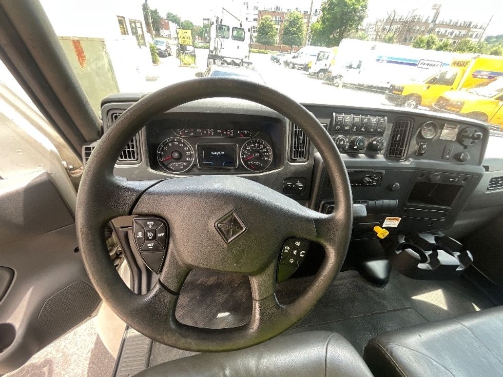 Medium Duty Box Truck-Light and Medium Duty Trucks-International-2021-MV607-Sterling-VA-160,980\n\t\tmiles-$ 57,500 - Image 18