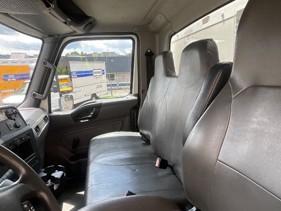 Medium Duty Box Truck-Light and Medium Duty Trucks-International-2021-MV607-Sterling-VA-160,980\n\t\tmiles-$ 57,500 - Image 19