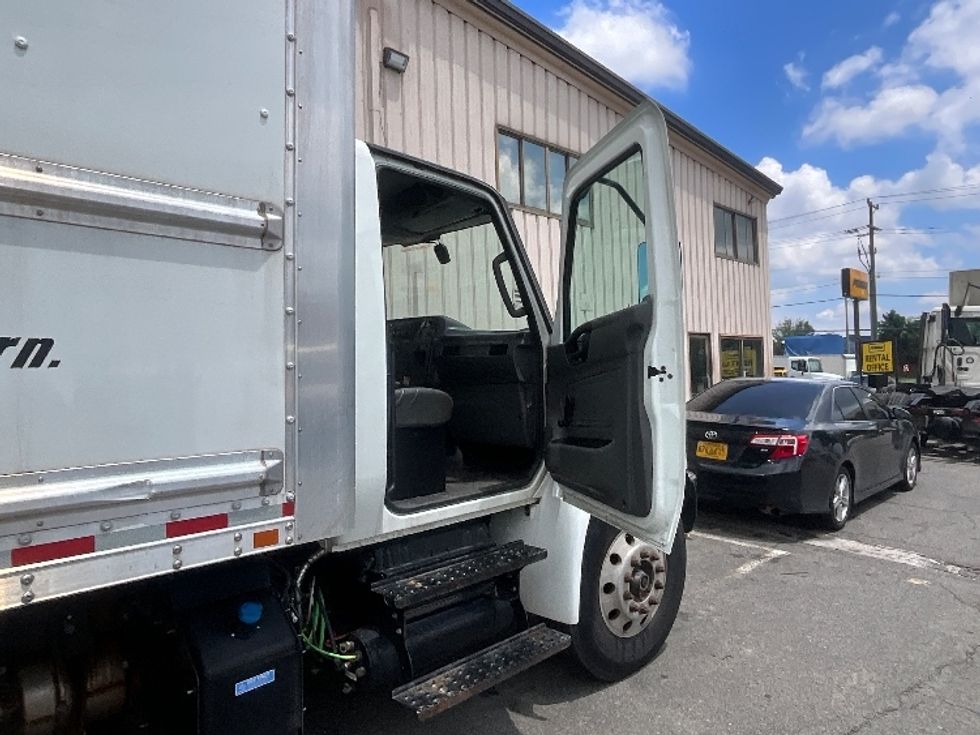 Medium Duty Box Truck-Light and Medium Duty Trucks-International-2021-MV607-Sterling-VA-160,980\n\t\tmiles-$ 57,500 - Image 20