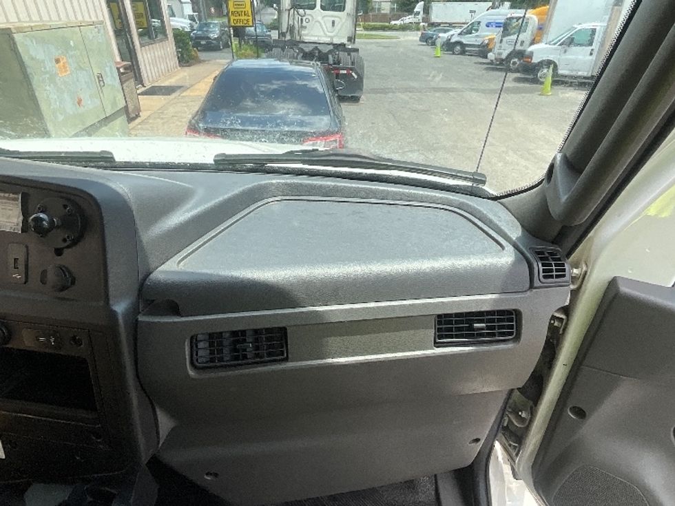Medium Duty Box Truck-Light and Medium Duty Trucks-International-2021-MV607-Sterling-VA-160,980\n\t\tmiles-$ 57,500 - Image 21