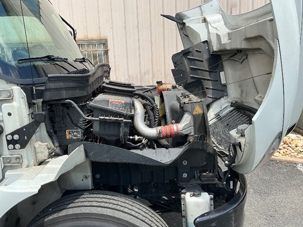 Medium Duty Box Truck-Light and Medium Duty Trucks-International-2021-MV607-Sterling-VA-160,980\n\t\tmiles-$ 57,500 - Image 23