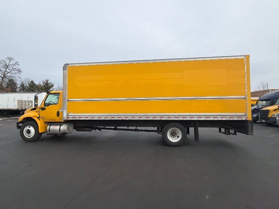Medium Duty Box Truck-Light and Medium Duty Trucks-International-2021-MV607-Sterling-VA-207,852\n\t\tmiles-$ 39,500 - Image 15
