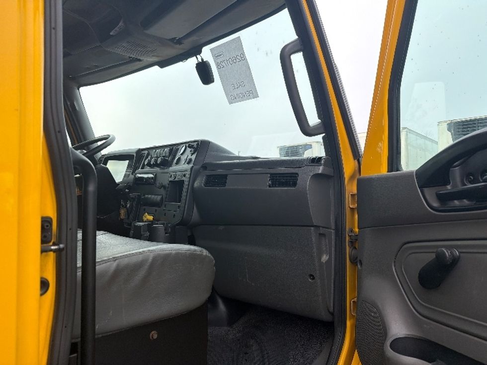 Medium Duty Box Truck-Light and Medium Duty Trucks-International-2021-MV607-Sterling-VA-207,852\n\t\tmiles-$ 39,500 - Image 20