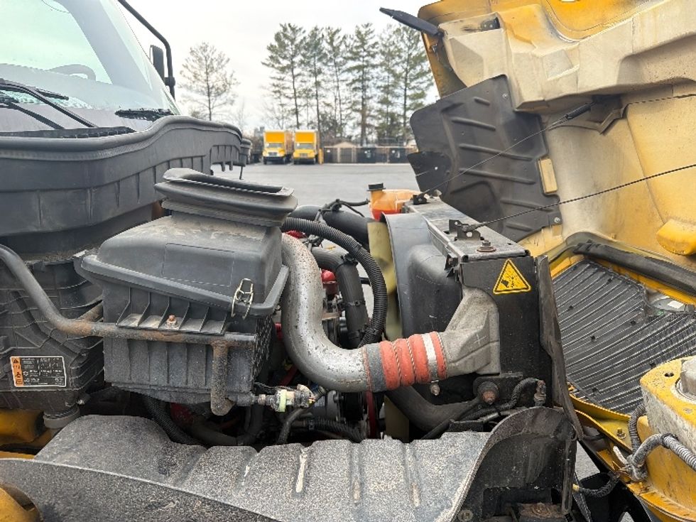 Medium Duty Box Truck-Light and Medium Duty Trucks-International-2021-MV607-Sterling-VA-207,852\n\t\tmiles-$ 39,500 - Image 23