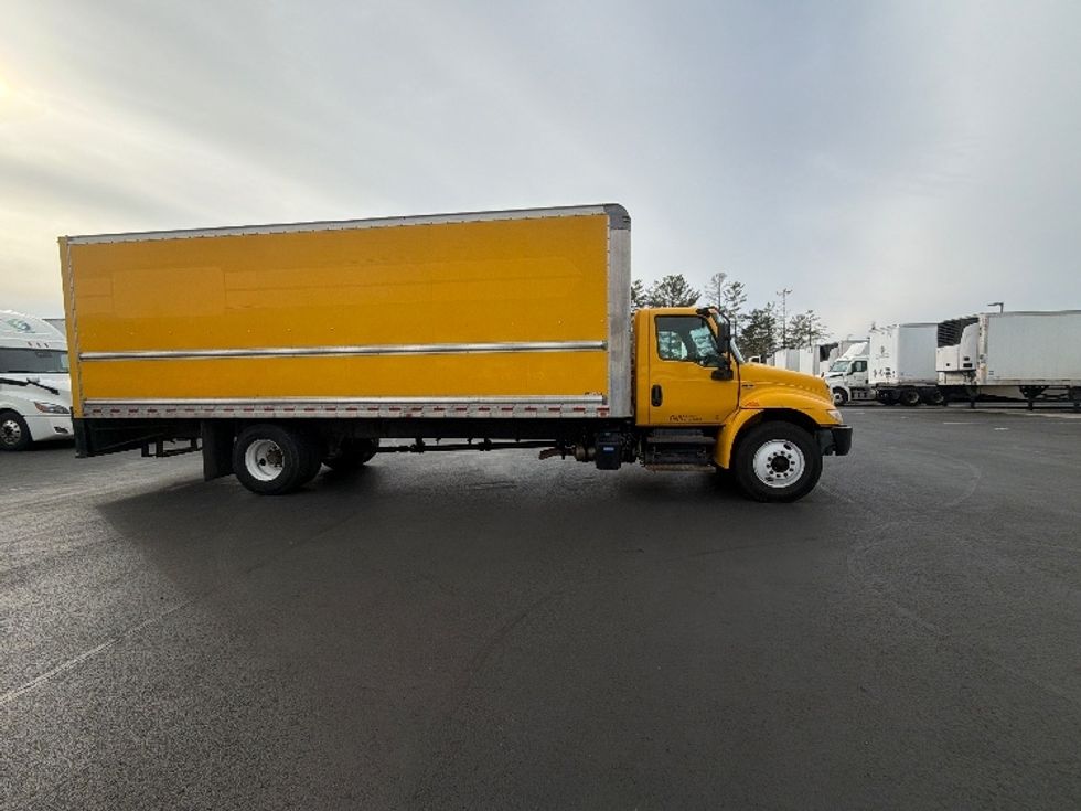 Medium Duty Box Truck-Light and Medium Duty Trucks-International-2021-MV607-Sterling-VA-207,852\n\t\tmiles-$ 39,500 - Image 4