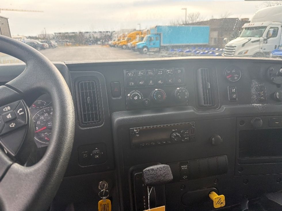 Medium Duty Box Truck-Light and Medium Duty Trucks-International-2021-MV607-Sterling-VA-209,996\n\t\tmiles-$ 39,000 - Image 18