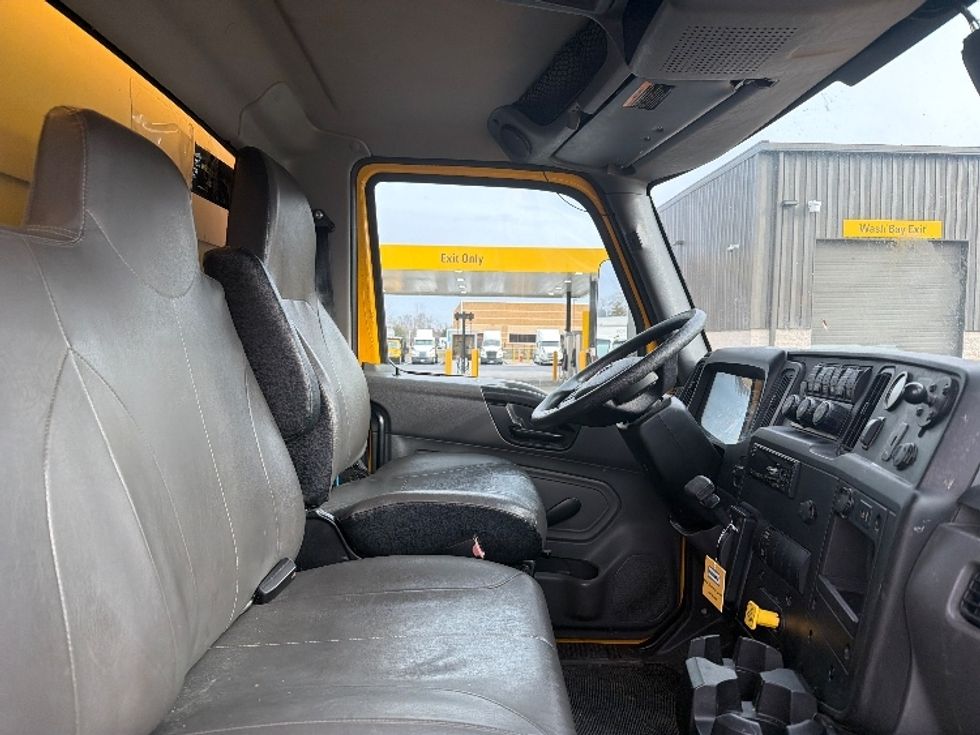 Medium Duty Box Truck-Light and Medium Duty Trucks-International-2021-MV607-Sterling-VA-209,996\n\t\tmiles-$ 39,000 - Image 22