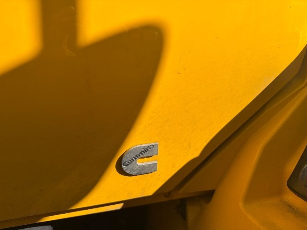 Medium Duty Box Truck-Light and Medium Duty Trucks-International-2021-MV607-Sterling-VA-230,011\n\t\tmiles-$ 36,250 - Image 18