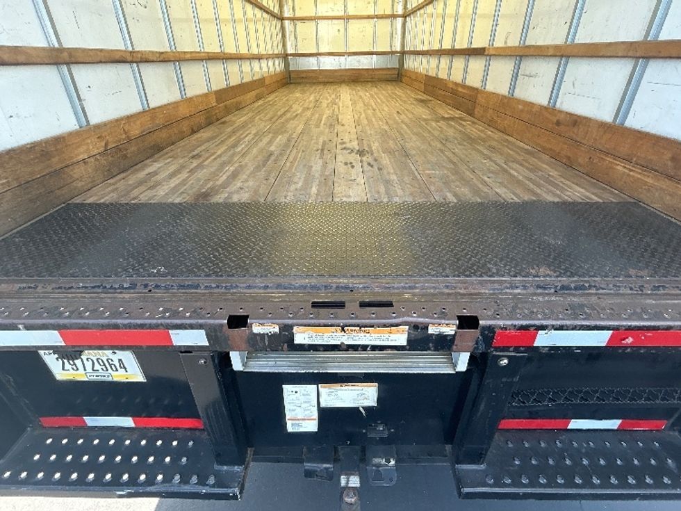 Medium Duty Box Truck-Light and Medium Duty Trucks-International-2021-MV607-Stockton-CA-213,283\n\t\tmiles-$ 40,250 - Image 10
