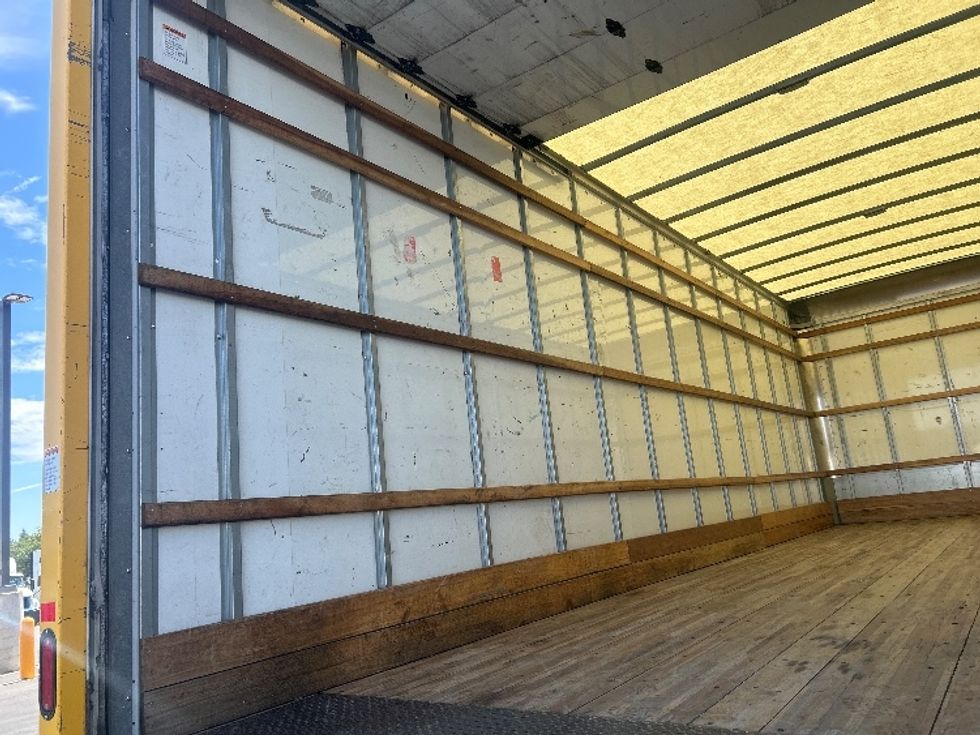 Medium Duty Box Truck-Light and Medium Duty Trucks-International-2021-MV607-Stockton-CA-213,283\n\t\tmiles-$ 40,250 - Image 11