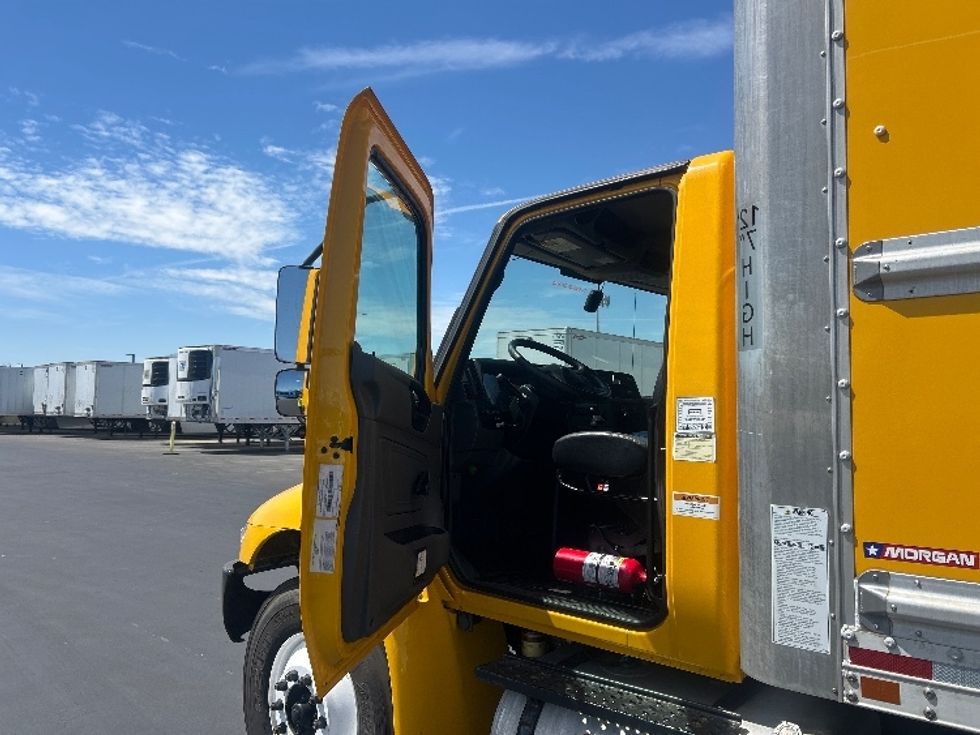 Medium Duty Box Truck-Light and Medium Duty Trucks-International-2021-MV607-Stockton-CA-213,283\n\t\tmiles-$ 40,250 - Image 16
