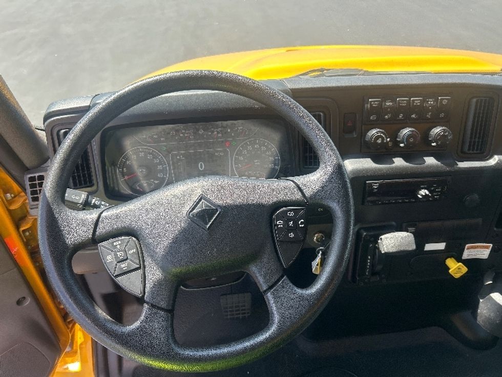 Medium Duty Box Truck-Light and Medium Duty Trucks-International-2021-MV607-Stockton-CA-213,283\n\t\tmiles-$ 40,250 - Image 18