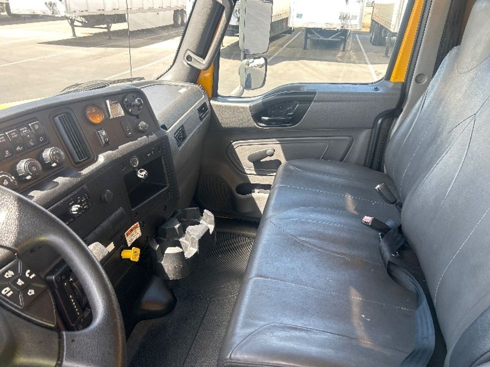 Medium Duty Box Truck-Light and Medium Duty Trucks-International-2021-MV607-Stockton-CA-213,283\n\t\tmiles-$ 40,250 - Image 19