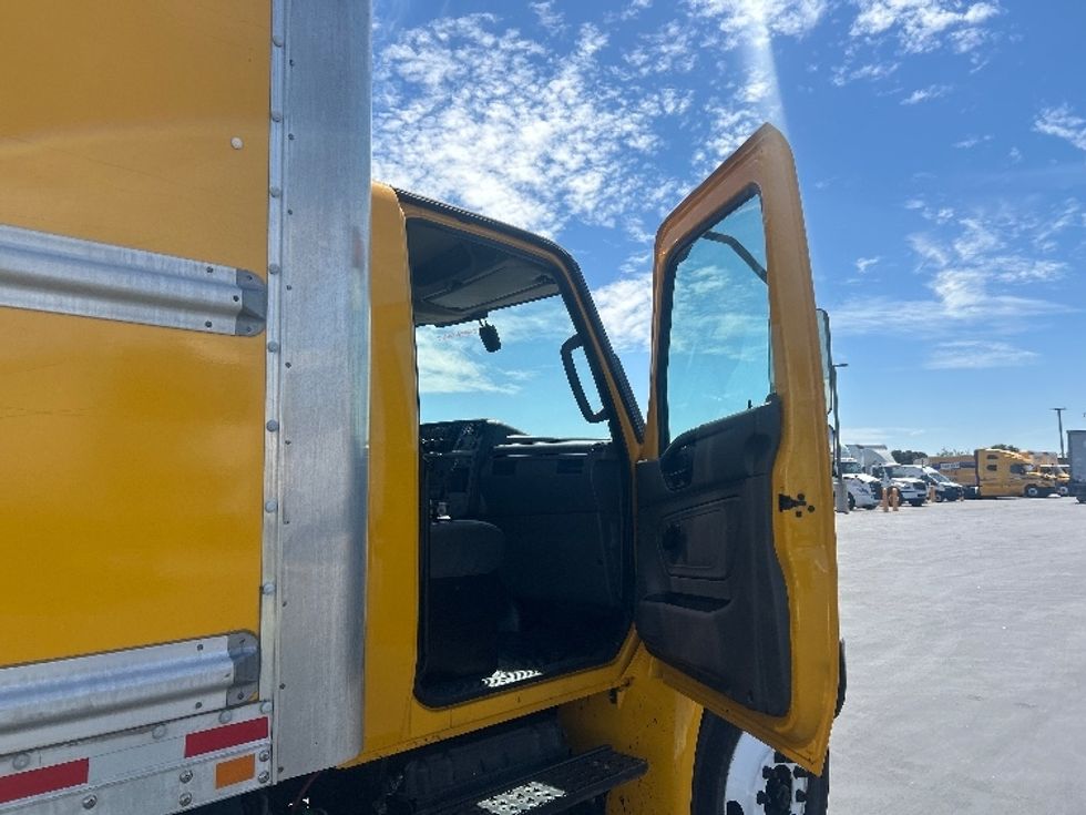 Medium Duty Box Truck-Light and Medium Duty Trucks-International-2021-MV607-Stockton-CA-213,283\n\t\tmiles-$ 40,250 - Image 20