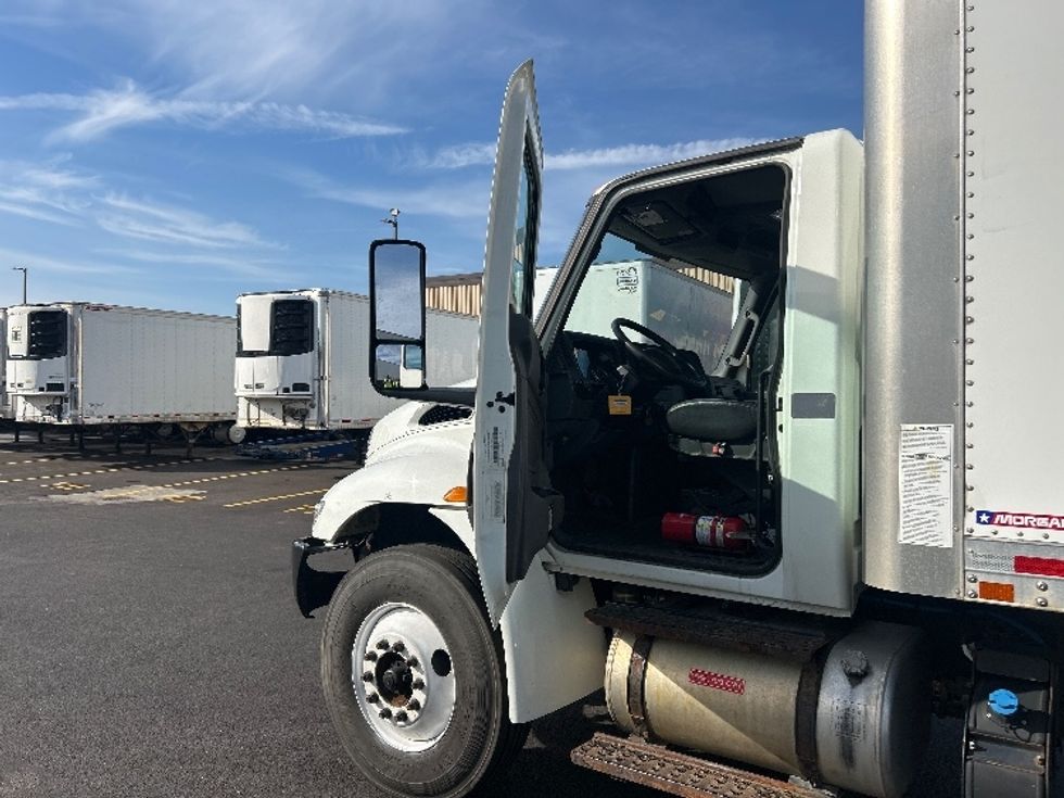 Medium Duty Box Truck-Light and Medium Duty Trucks-International-2021-MV607-Sturtevant-WI-117,362\n\t\tmiles-$ 52,250 - Image 16