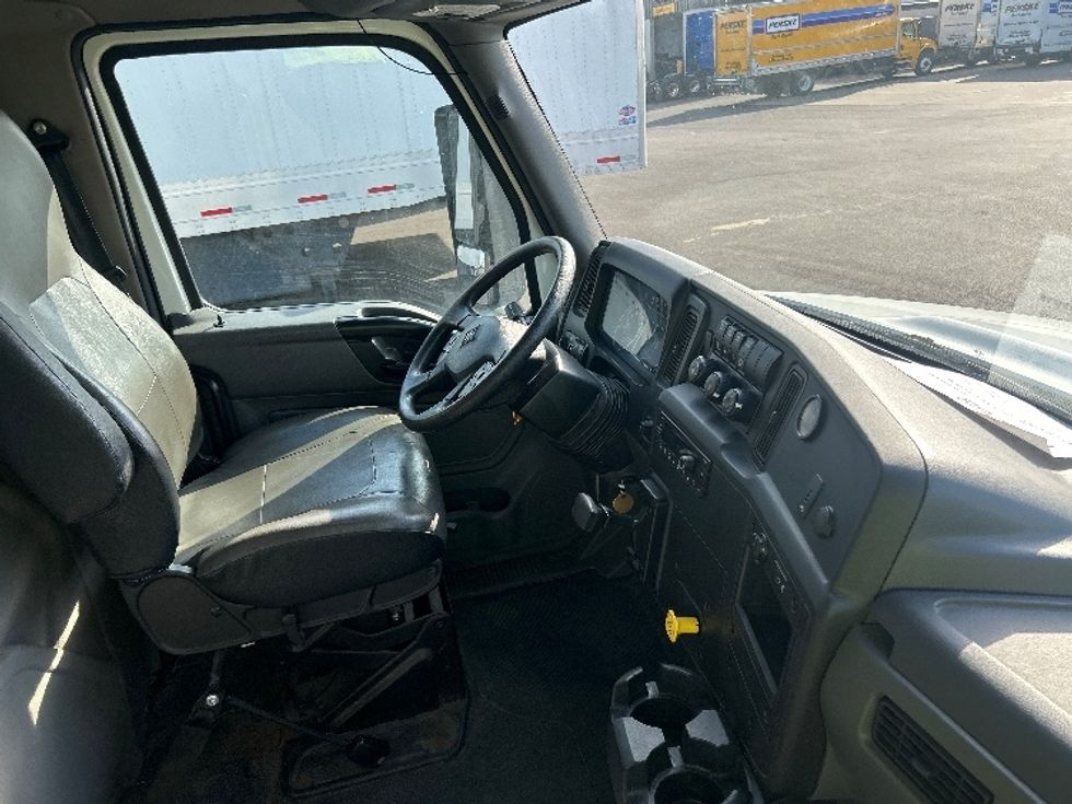 Medium Duty Box Truck-Light and Medium Duty Trucks-International-2021-MV607-Sturtevant-WI-117,362\n\t\tmiles-$ 52,250 - Image 22