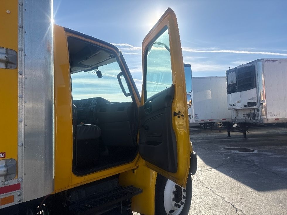 Medium Duty Box Truck-Light and Medium Duty Trucks-International-2021-MV607-Sturtevant-WI-186,985\n\t\tmiles-$ 43,000 - Image 19