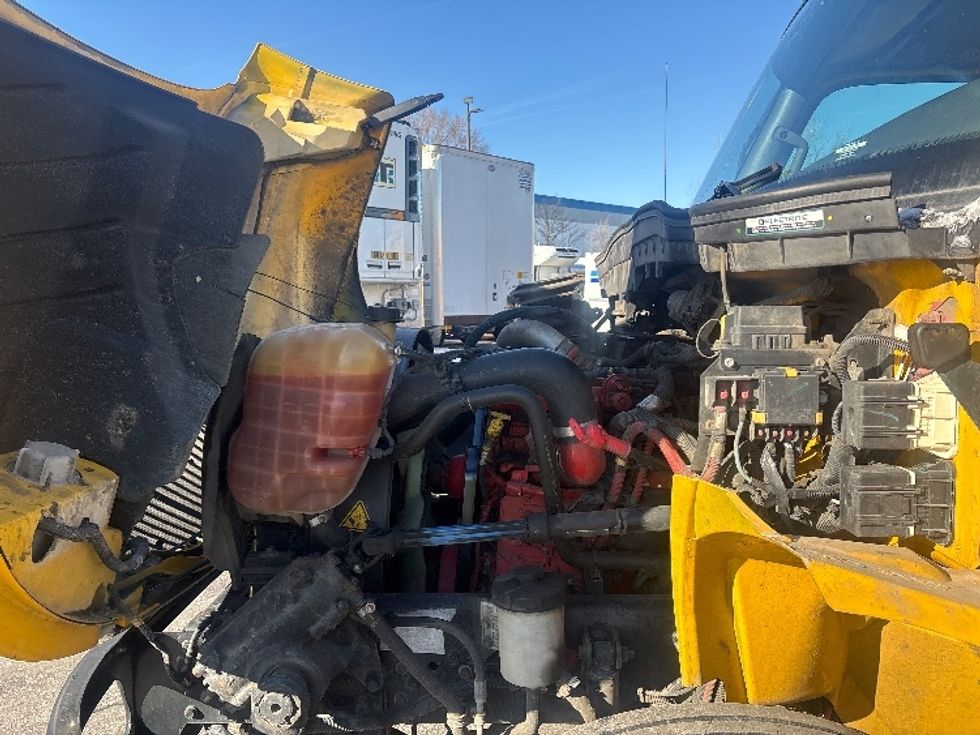 Medium Duty Box Truck-Light and Medium Duty Trucks-International-2021-MV607-Sturtevant-WI-186,985\n\t\tmiles-$ 43,000 - Image 23