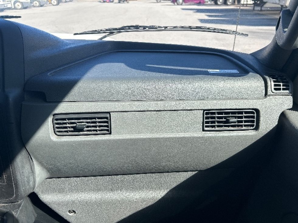 Medium Duty Box Truck-Light and Medium Duty Trucks-International-2021-MV607-Sturtevant-WI-206,035\n\t\tmiles-$ 52,000 - Image 21