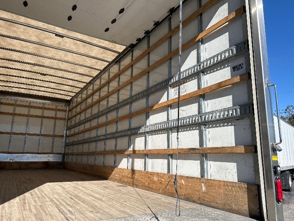 Medium Duty Box Truck-Light and Medium Duty Trucks-International-2021-MV607-Suffolk-VA-135,962\n\t\tmiles-$ 63,500 - Image 12