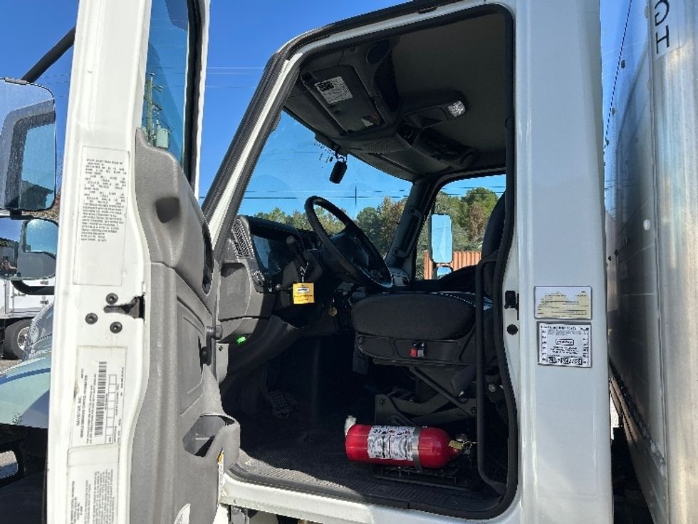 Medium Duty Box Truck-Light and Medium Duty Trucks-International-2021-MV607-Suffolk-VA-135,962\n\t\tmiles-$ 63,500 - Image 16