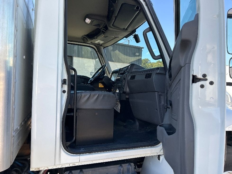Medium Duty Box Truck-Light and Medium Duty Trucks-International-2021-MV607-Suffolk-VA-135,962\n\t\tmiles-$ 63,500 - Image 20