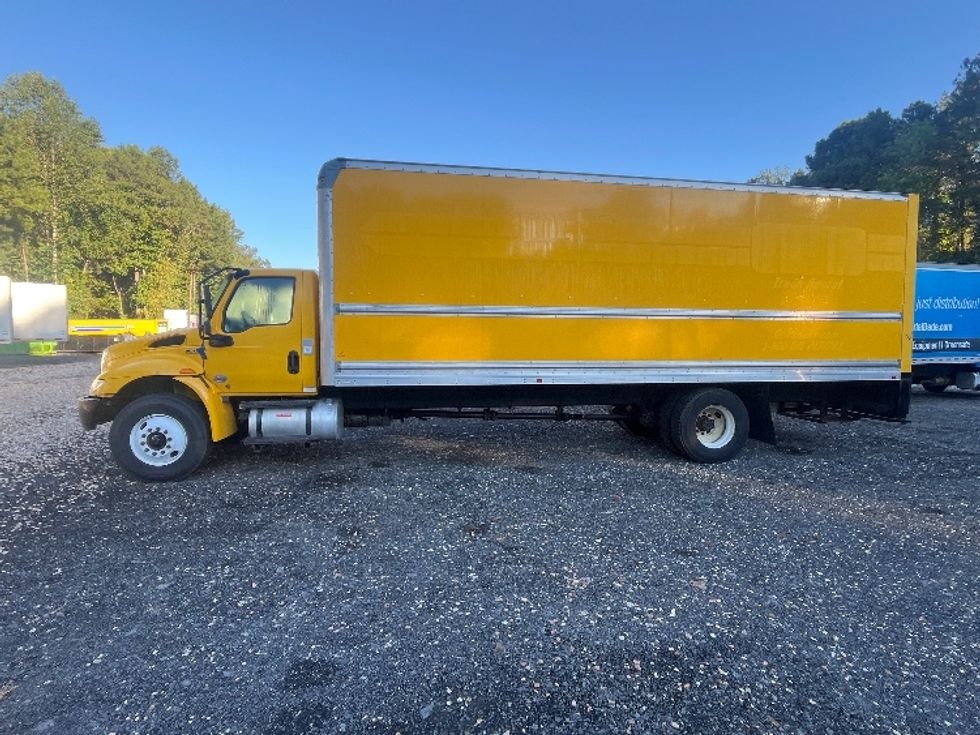 Medium Duty Box Truck-Light and Medium Duty Trucks-International-2021-MV607-Suwanee-GA-219,331\n\t\tmiles-$ 42,500 - Image 4