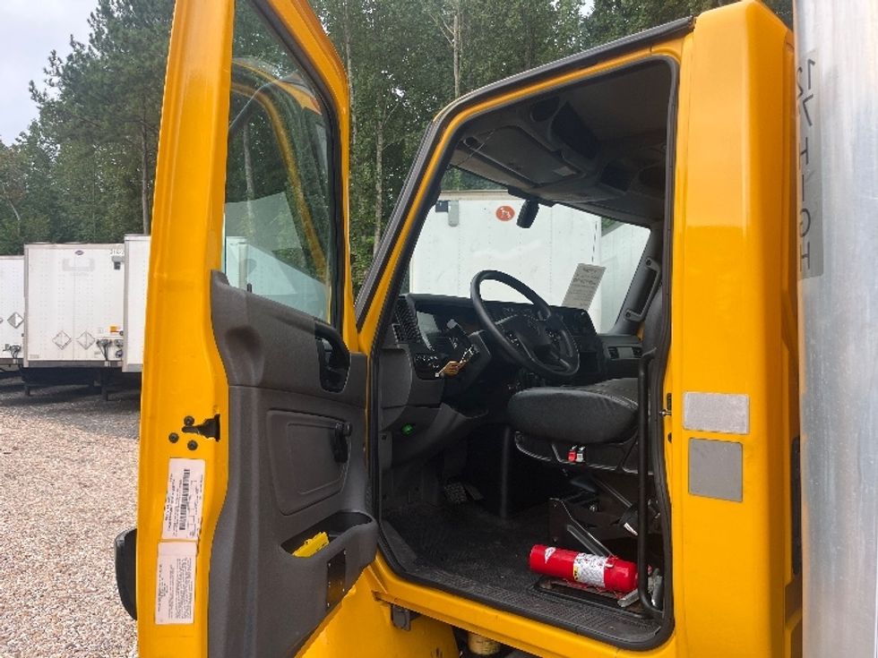 Medium Duty Box Truck-Light and Medium Duty Trucks-International-2021-MV607-Suwanee-GA-234,981\n\t\tmiles-$ 37,250 - Image 15