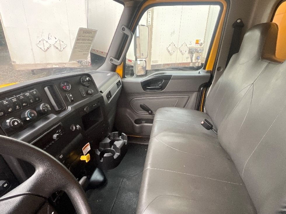 Medium Duty Box Truck-Light and Medium Duty Trucks-International-2021-MV607-Suwanee-GA-234,981\n\t\tmiles-$ 37,250 - Image 18
