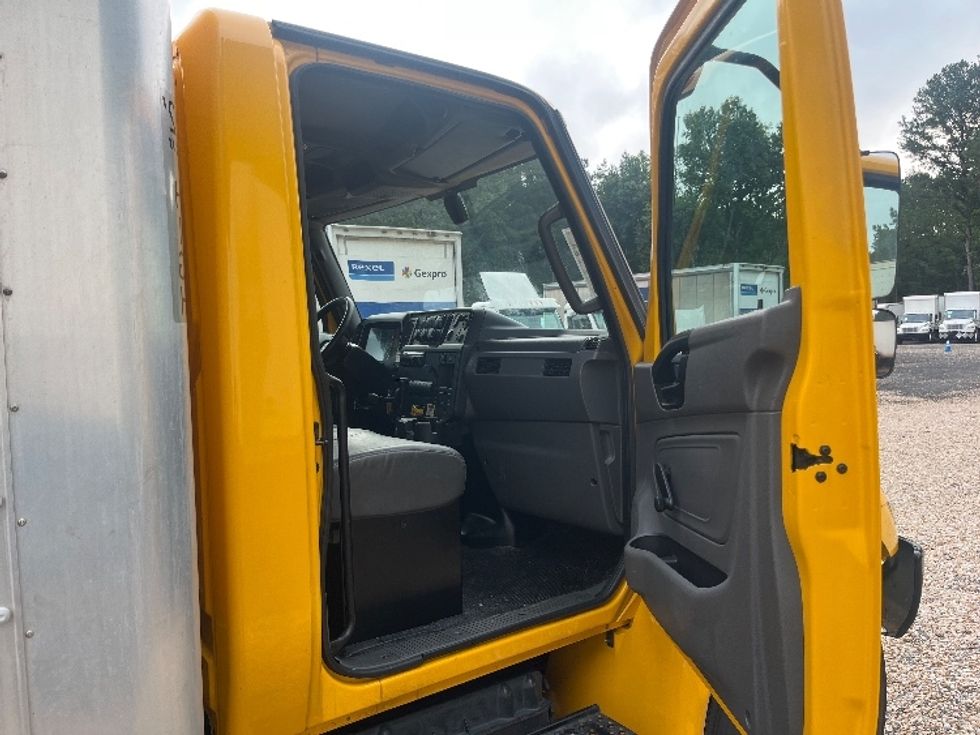 Medium Duty Box Truck-Light and Medium Duty Trucks-International-2021-MV607-Suwanee-GA-234,981\n\t\tmiles-$ 37,250 - Image 19
