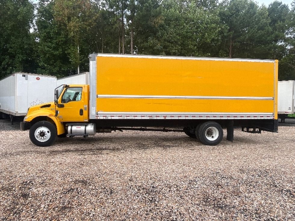 Medium Duty Box Truck-Light and Medium Duty Trucks-International-2021-MV607-Suwanee-GA-234,981\n\t\tmiles-$ 37,250 - Image 4