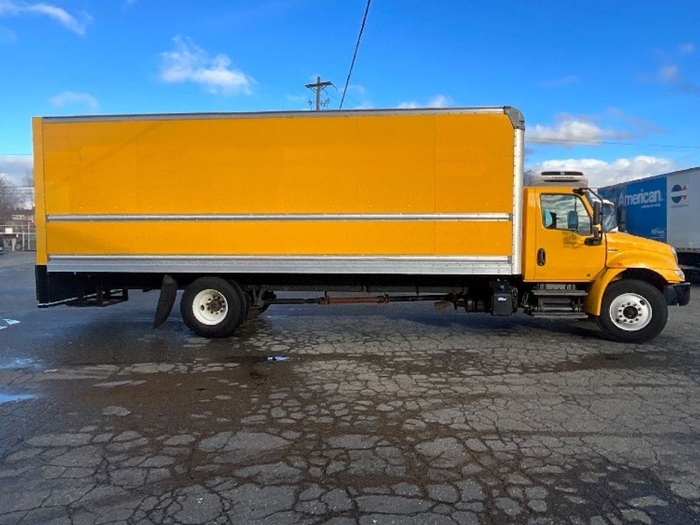 Medium Duty Box Truck-Light and Medium Duty Trucks-International-2021-MV607-Tacoma-WA-188,332\n\t\tmiles-$ 44,000 - Image 15