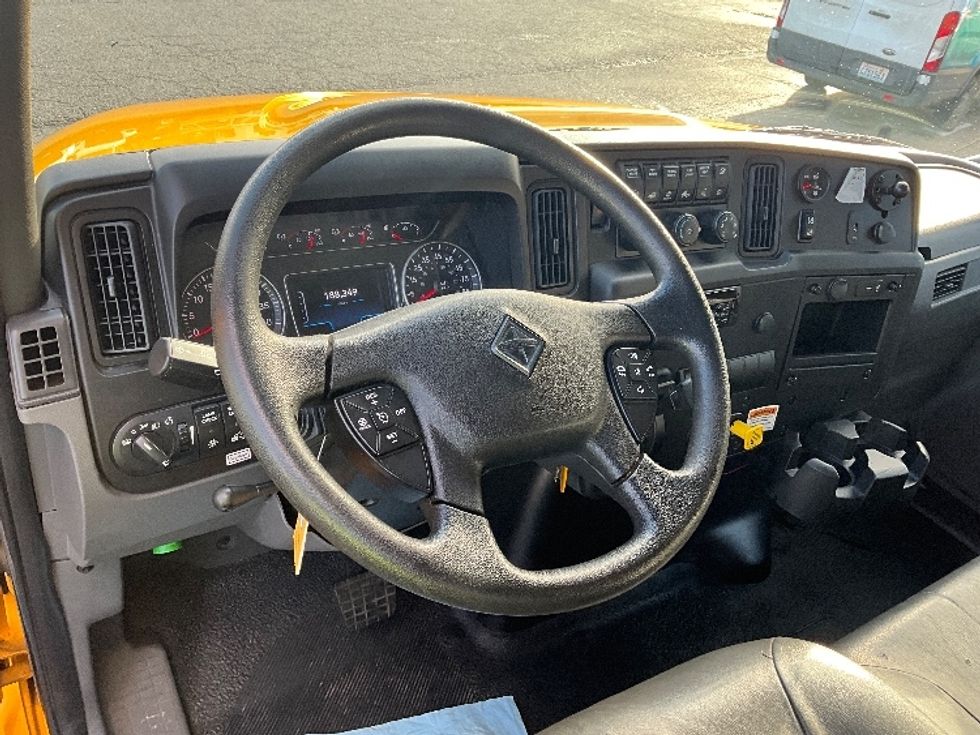 Medium Duty Box Truck-Light and Medium Duty Trucks-International-2021-MV607-Tacoma-WA-188,332\n\t\tmiles-$ 44,000 - Image 17