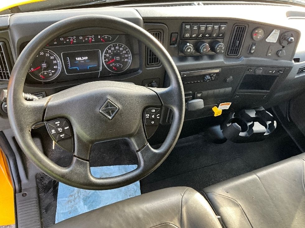 Medium Duty Box Truck-Light and Medium Duty Trucks-International-2021-MV607-Tacoma-WA-188,332\n\t\tmiles-$ 44,000 - Image 18