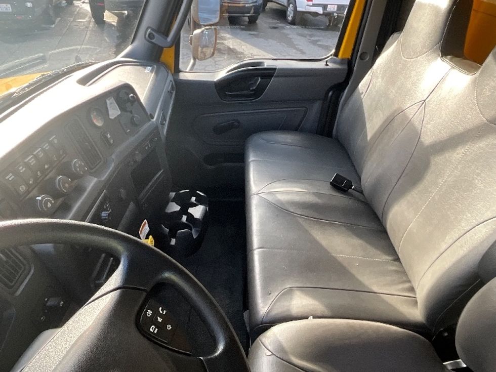 Medium Duty Box Truck-Light and Medium Duty Trucks-International-2021-MV607-Tacoma-WA-188,332\n\t\tmiles-$ 44,000 - Image 19