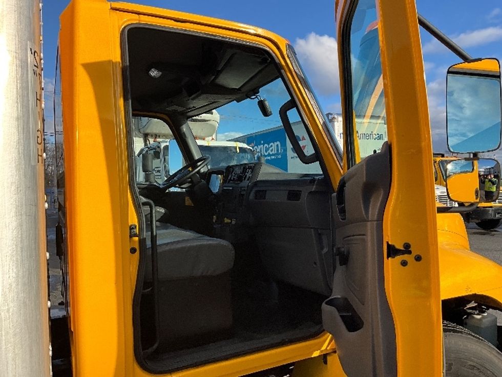 Medium Duty Box Truck-Light and Medium Duty Trucks-International-2021-MV607-Tacoma-WA-188,332\n\t\tmiles-$ 44,000 - Image 20