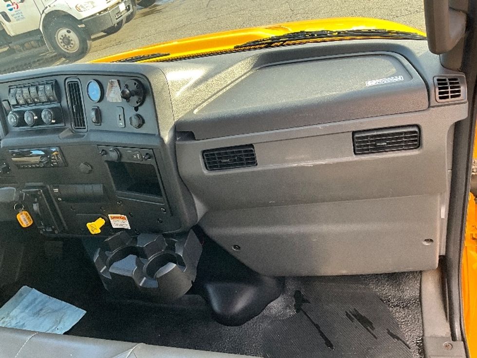 Medium Duty Box Truck-Light and Medium Duty Trucks-International-2021-MV607-Tacoma-WA-188,332\n\t\tmiles-$ 44,000 - Image 21