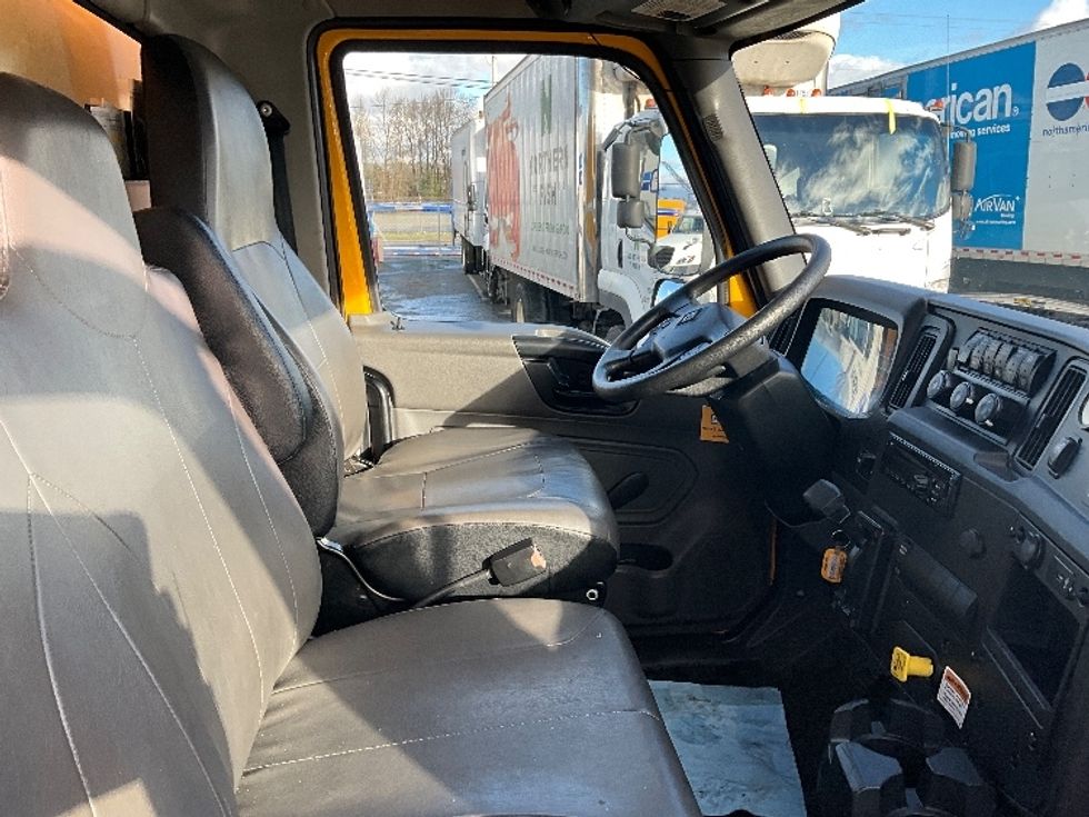 Medium Duty Box Truck-Light and Medium Duty Trucks-International-2021-MV607-Tacoma-WA-188,332\n\t\tmiles-$ 44,000 - Image 22