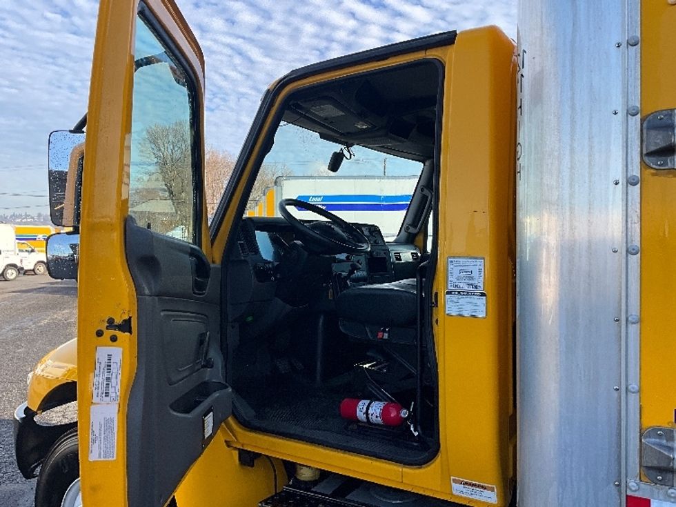 Medium Duty Box Truck-Light and Medium Duty Trucks-International-2021-MV607-Tacoma-WA-203,038\n\t\tmiles-$ 41,750 - Image 16