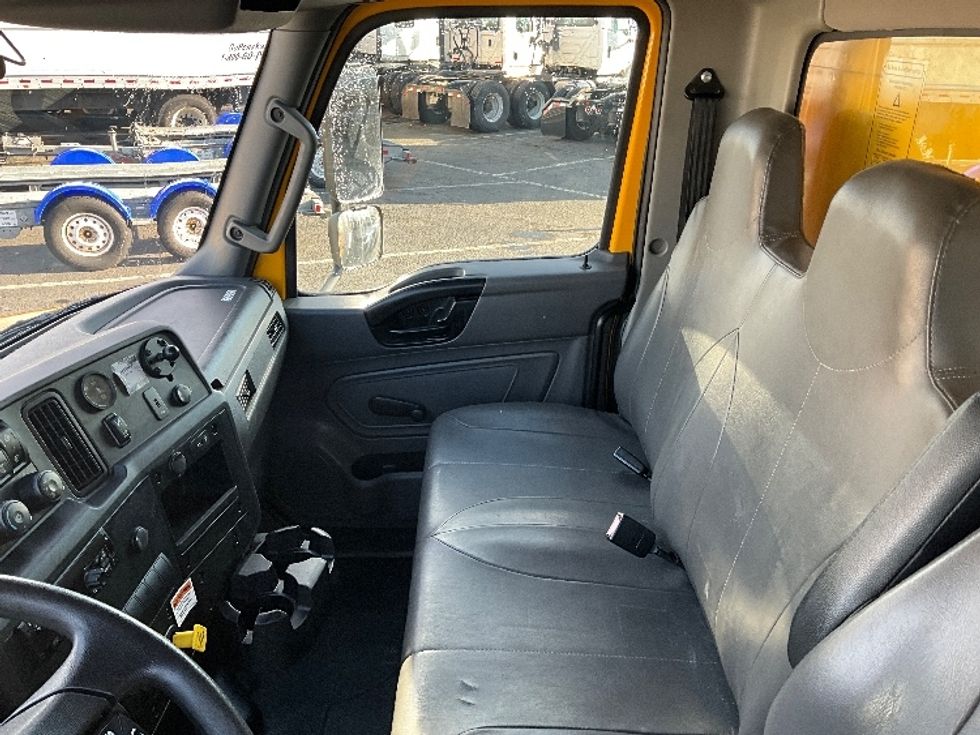 Medium Duty Box Truck-Light and Medium Duty Trucks-International-2021-MV607-Tacoma-WA-203,038\n\t\tmiles-$ 41,750 - Image 19