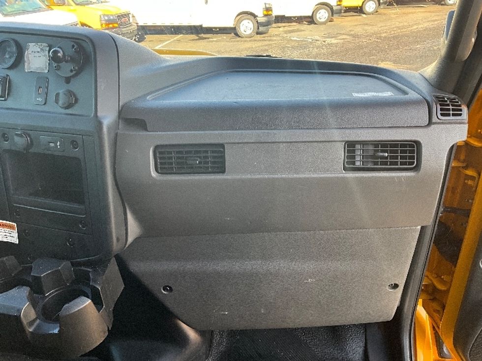 Medium Duty Box Truck-Light and Medium Duty Trucks-International-2021-MV607-Tacoma-WA-203,038\n\t\tmiles-$ 41,750 - Image 21